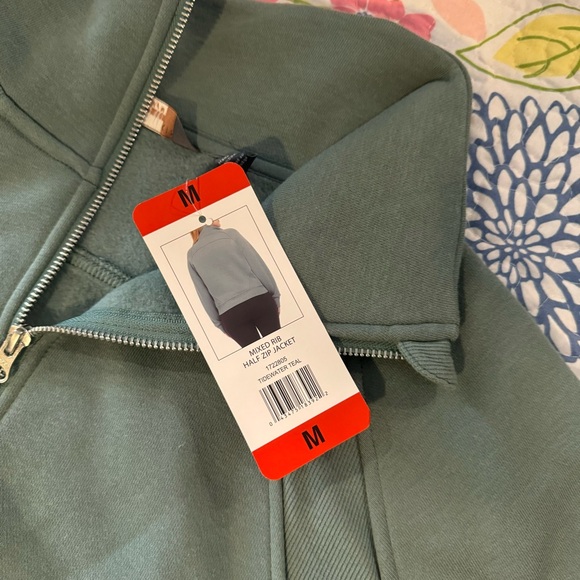 NWT medium danskin half zip scuba pull over - Picture 4 of 4